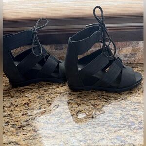 Sorel Black Wedges Size 9